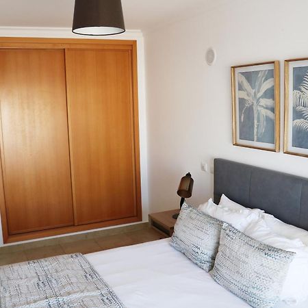 3 Bedroom Apartment With Indoor Pool Central Лагос Екстериор снимка