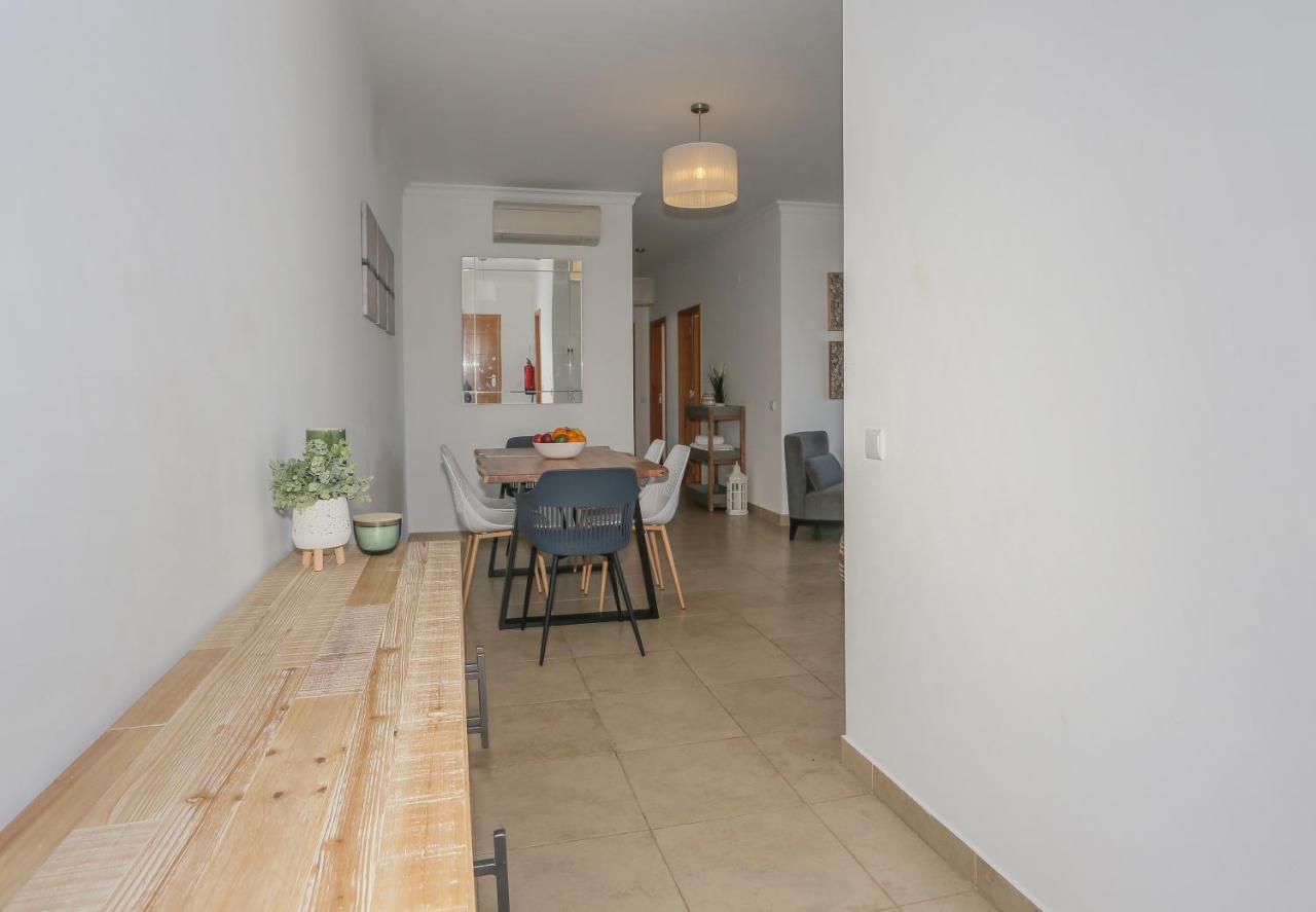 3 Bedroom Apartment With Indoor Pool Central Лагос Екстериор снимка