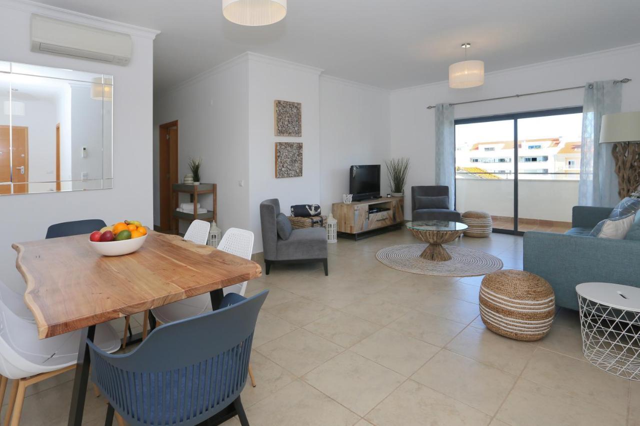 3 Bedroom Apartment With Indoor Pool Central Лагос Екстериор снимка