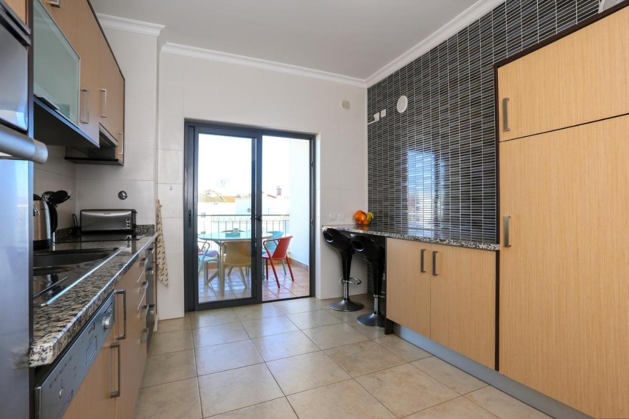 3 Bedroom Apartment With Indoor Pool Central Лагос Екстериор снимка