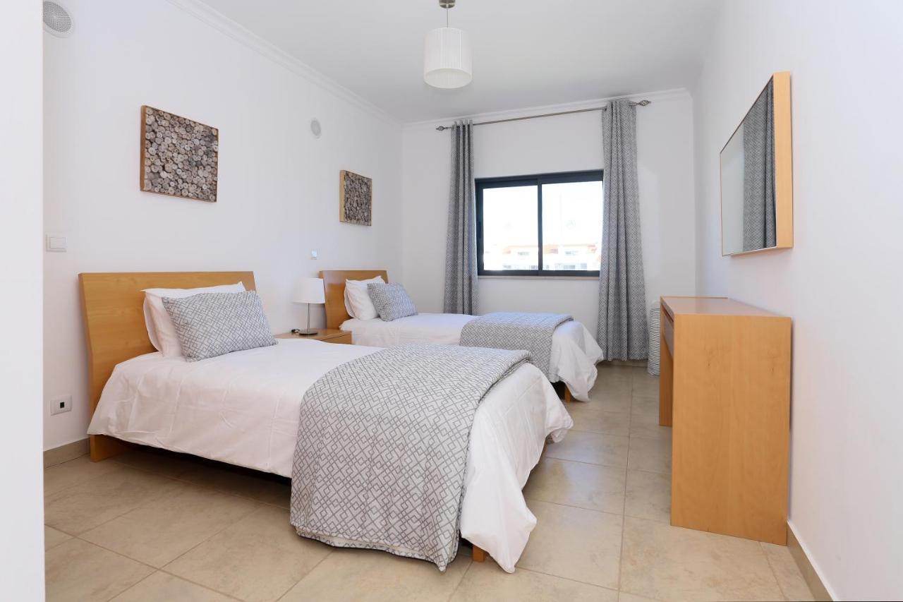 3 Bedroom Apartment With Indoor Pool Central Лагос Екстериор снимка