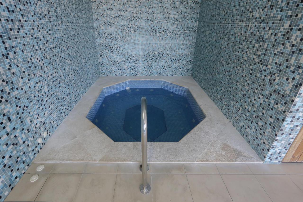 3 Bedroom Apartment With Indoor Pool Central Лагос Екстериор снимка