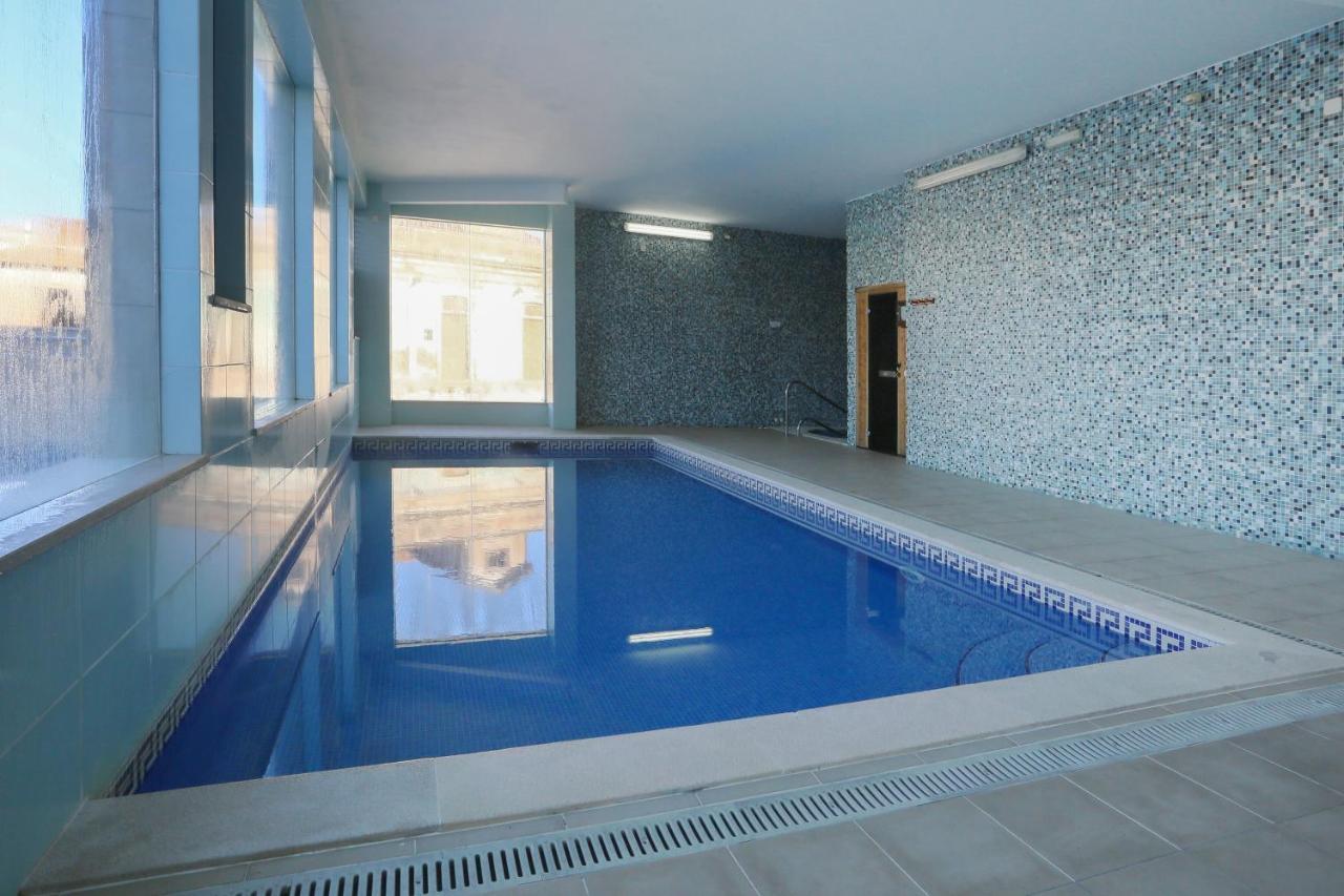 3 Bedroom Apartment With Indoor Pool Central Лагос Екстериор снимка