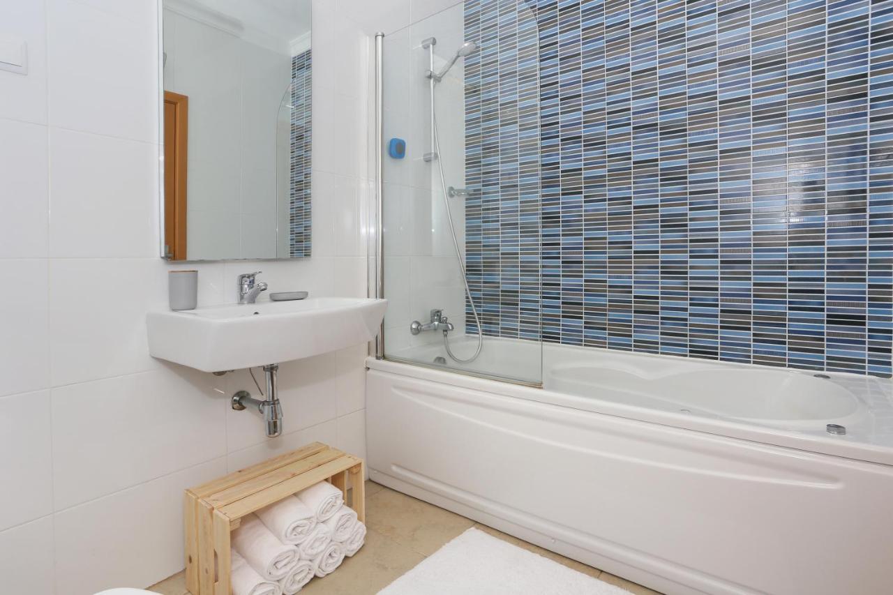 3 Bedroom Apartment With Indoor Pool Central Лагос Екстериор снимка