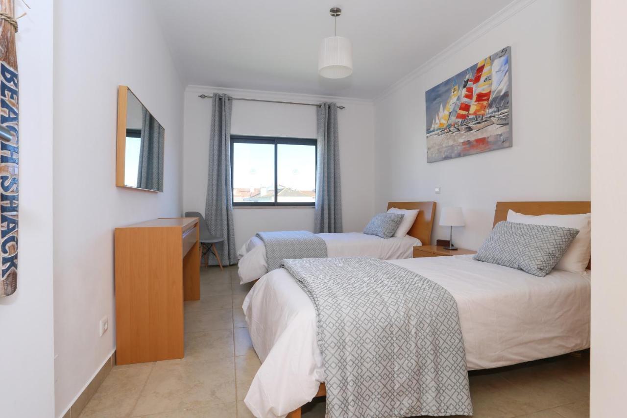 3 Bedroom Apartment With Indoor Pool Central Лагос Екстериор снимка