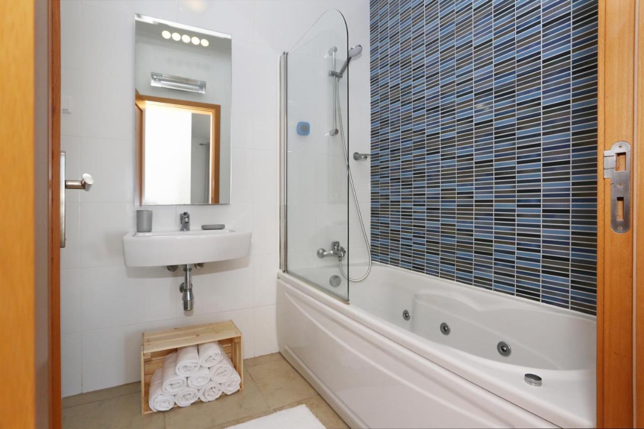3 Bedroom Apartment With Indoor Pool Central Лагос Екстериор снимка