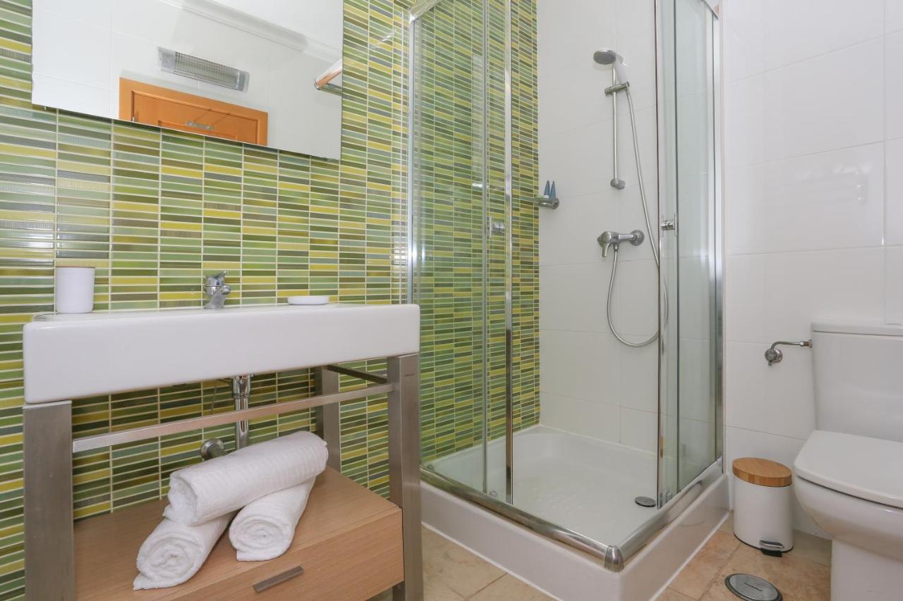 3 Bedroom Apartment With Indoor Pool Central Лагос Екстериор снимка