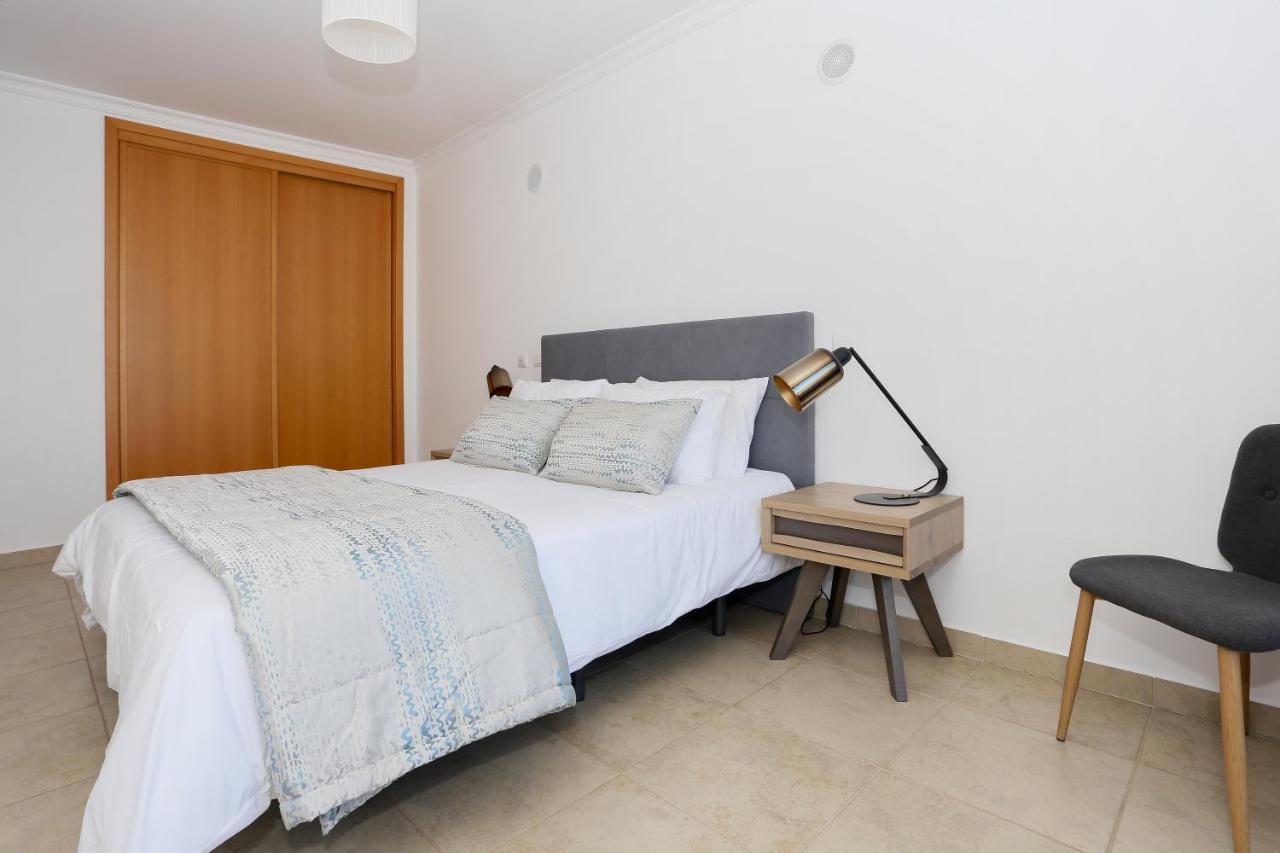 3 Bedroom Apartment With Indoor Pool Central Лагос Екстериор снимка
