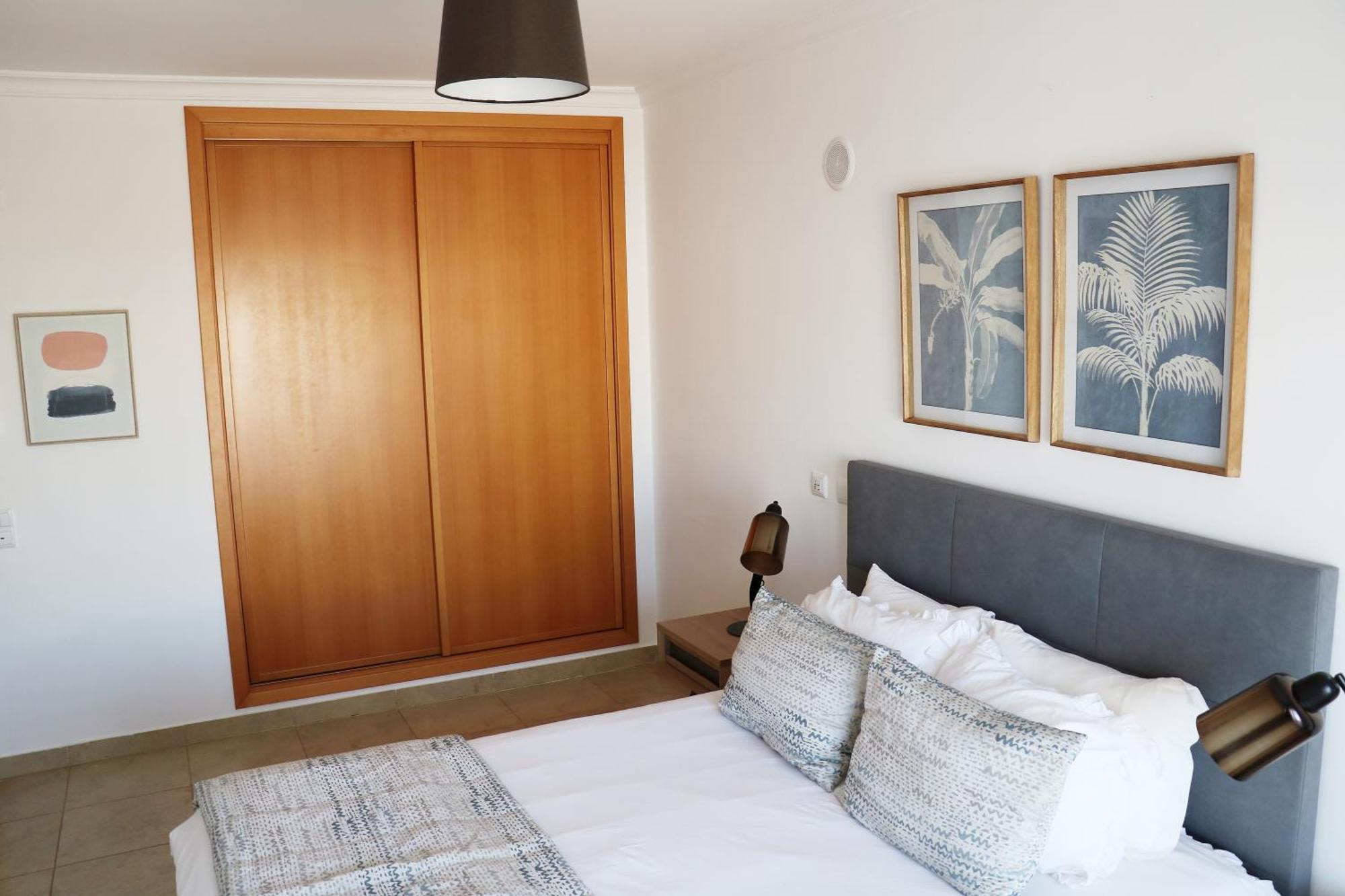 3 Bedroom Apartment With Indoor Pool Central Лагос Екстериор снимка