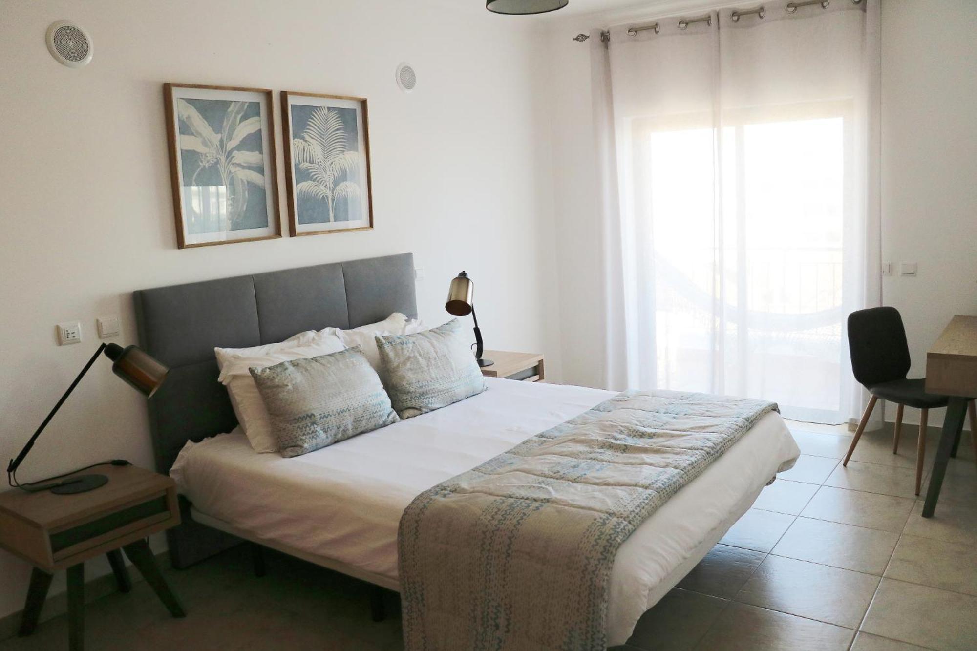 3 Bedroom Apartment With Indoor Pool Central Лагос Екстериор снимка