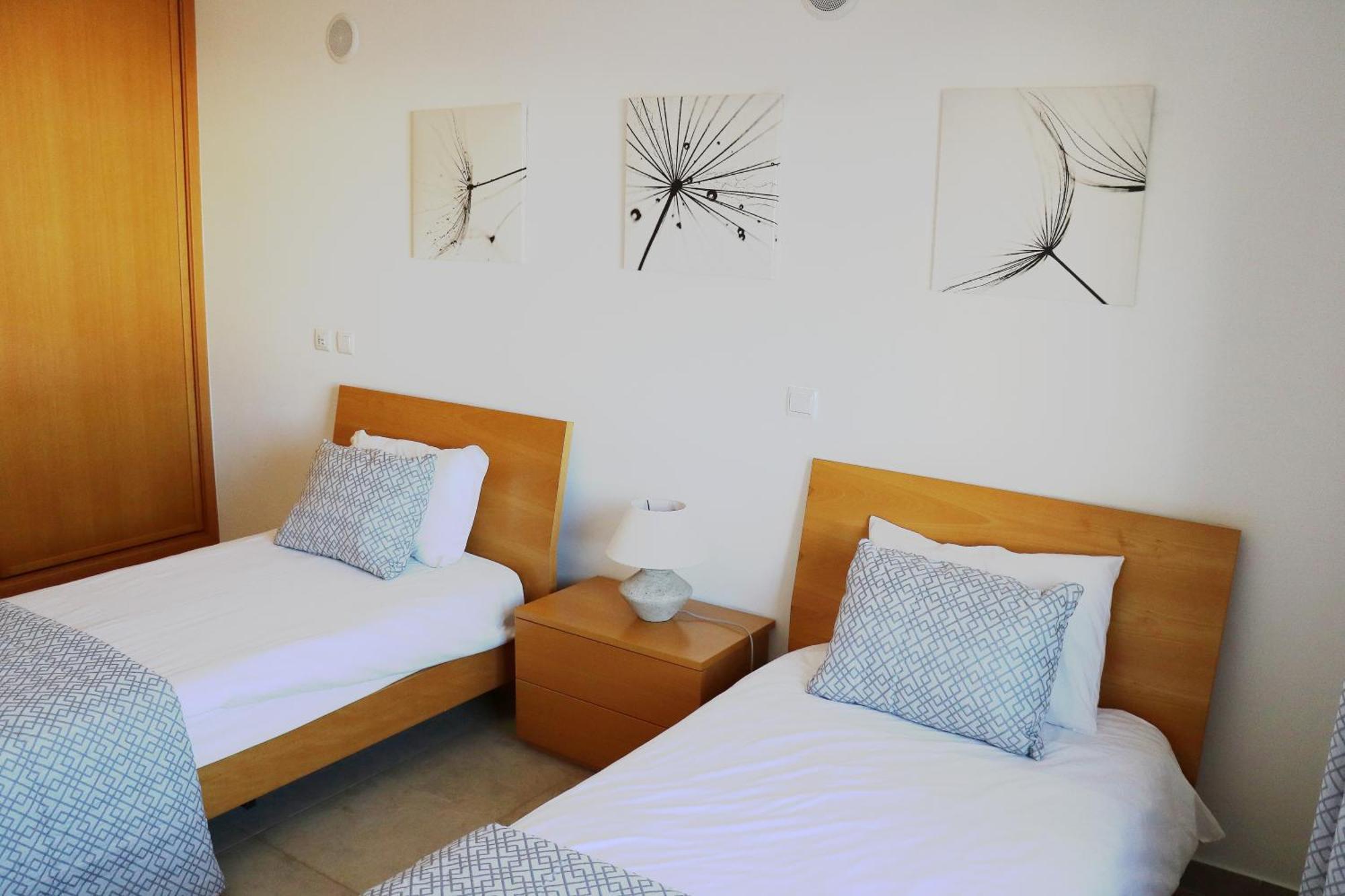 3 Bedroom Apartment With Indoor Pool Central Лагос Екстериор снимка