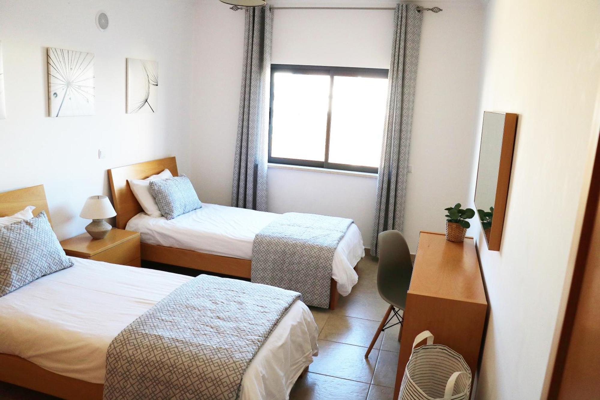 3 Bedroom Apartment With Indoor Pool Central Лагос Екстериор снимка