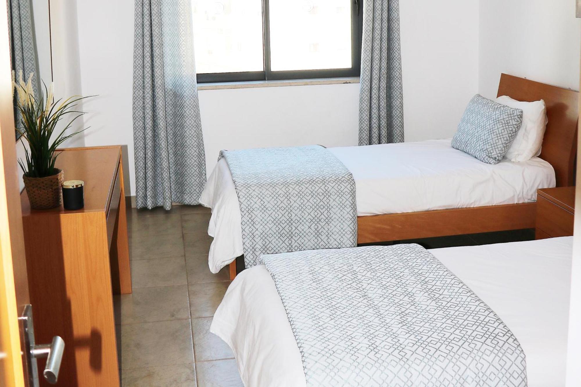3 Bedroom Apartment With Indoor Pool Central Лагос Екстериор снимка